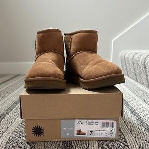 UGG Classic Mini II Boots in Tan